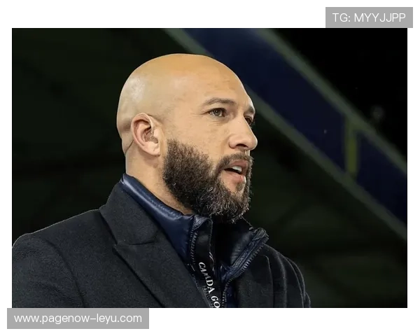 美国足坛新星蒂姆·维阿：突破职业瓶颈，技术转型适应现代足球体系